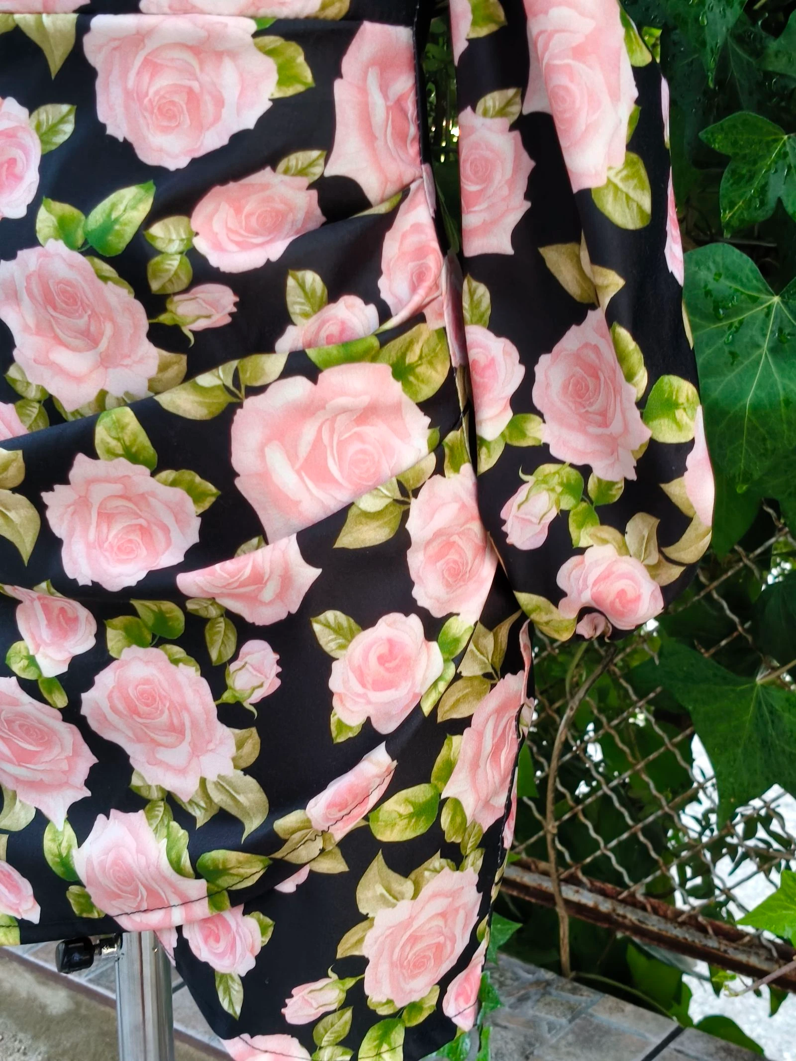 Robe courte fleurie avec manches bouffantes – photo 5